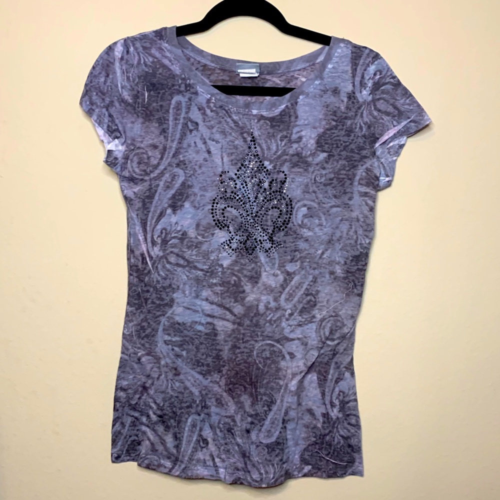 Daytrip XL Fleur de Lis Short Sleeve Lightly Worn